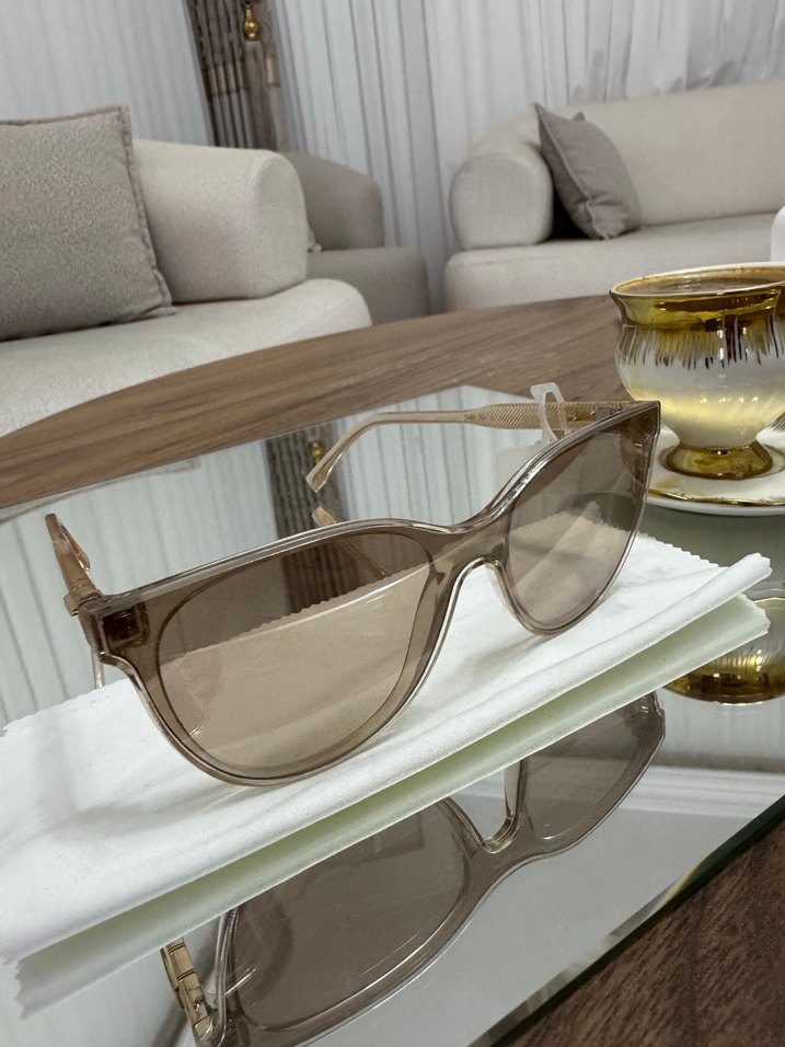 Şeffaf Bej Kadın Gözlüğü - Görsel 2