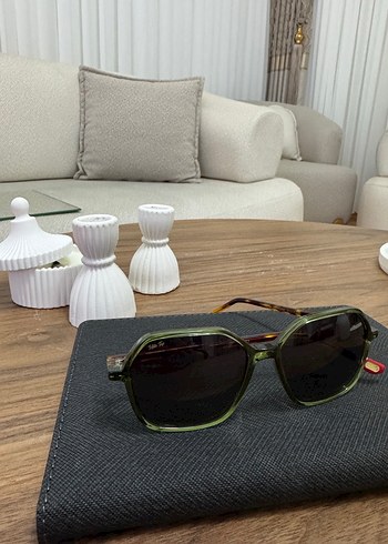 Şeffaf Haki Kadın Güneş Gözlüğü - Görsel 2