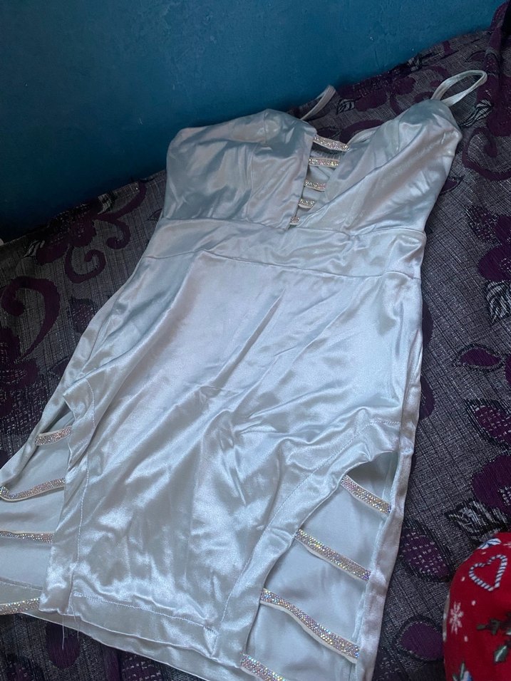 Beyaz Drapeli Straplez Midi Abiye Elbise - Görsel 2