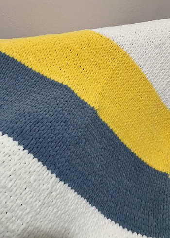 Çizgili Sarı Gri Örgü Bebek Battaniyesi - Görsel 2