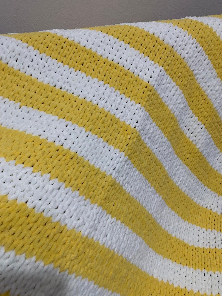 Sarı Beyaz Çizgili Örgü Çocuk Battaniyesi - Görsel 2