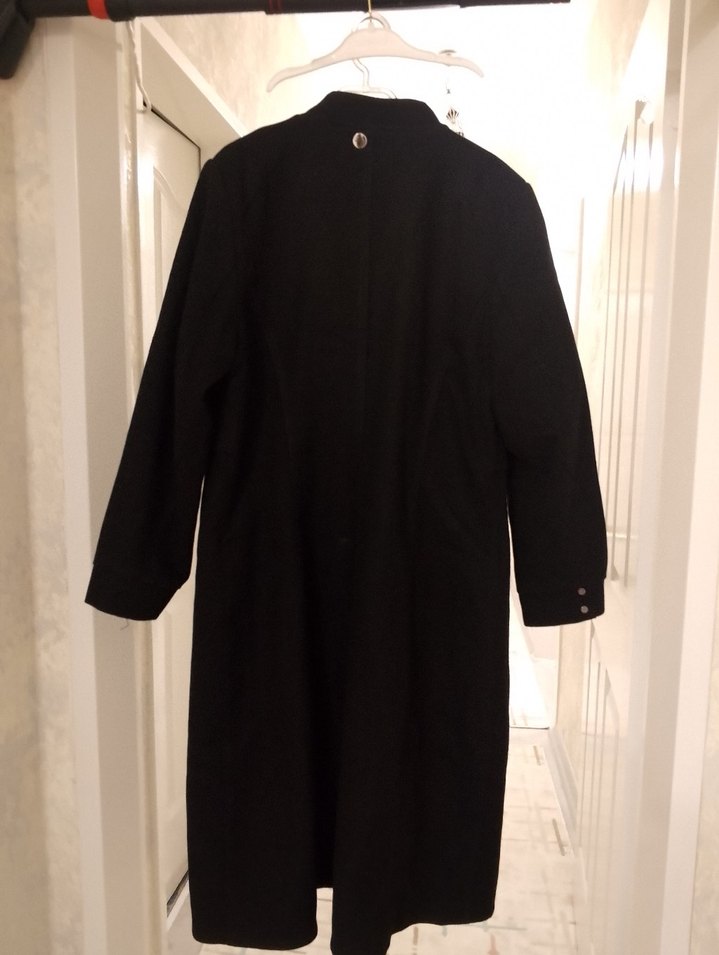 Siyah Fermuarlı Uzun Kadın Kaban - Görsel 3