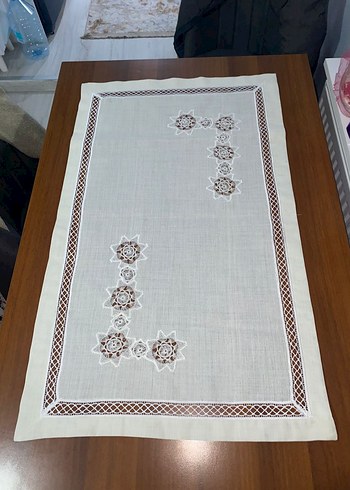 Nakışlı Beyaz Gri Masa Örtüsü - Görsel 2