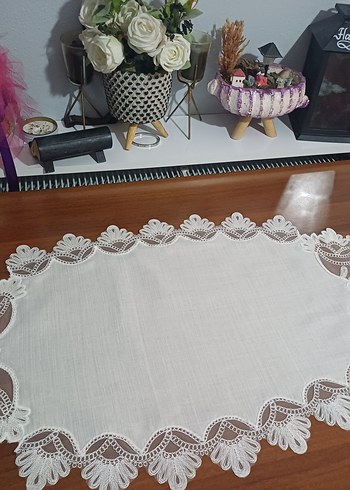 El İşlemeli Beyaz runner - Görsel 2