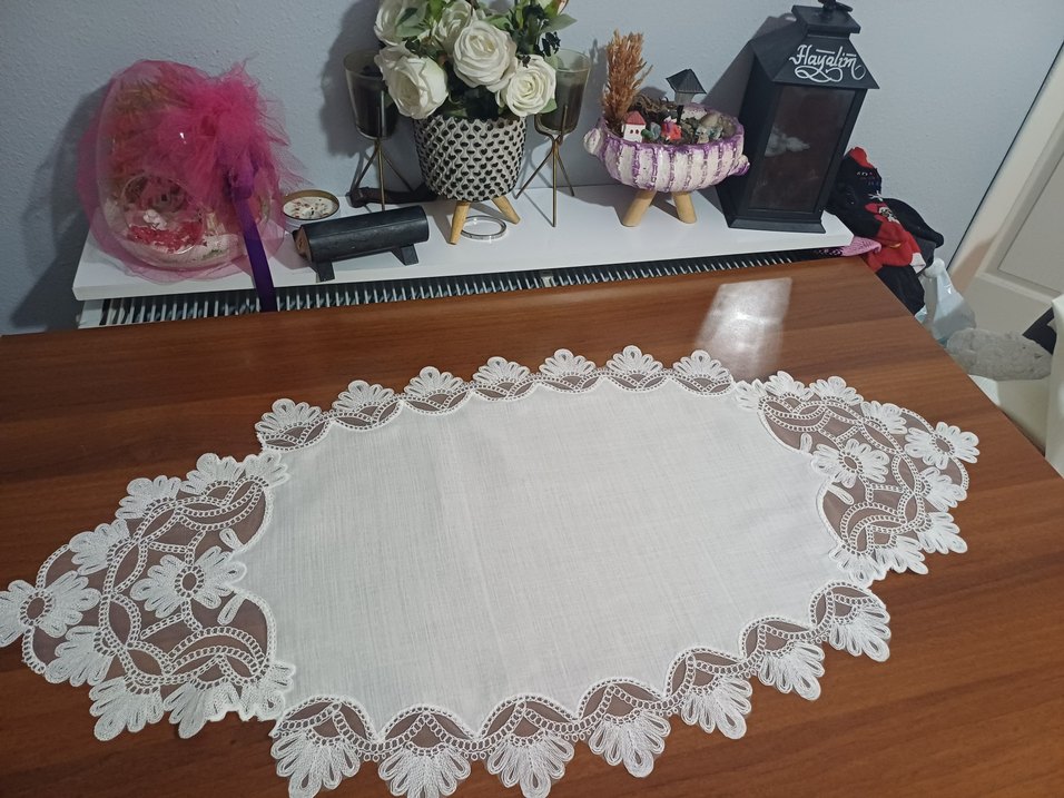 El İşlemeli Beyaz runner - Görsel 2