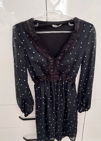 Dantel Detaylı Siyah Puantiyeli Midi Elbise - Görsel 2