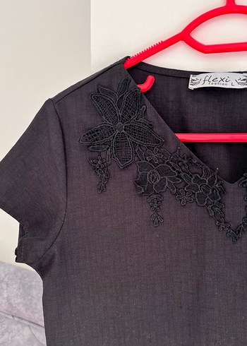 Dantel Detaylı Siyah V Yaka Kadın Bluz - Görsel 3