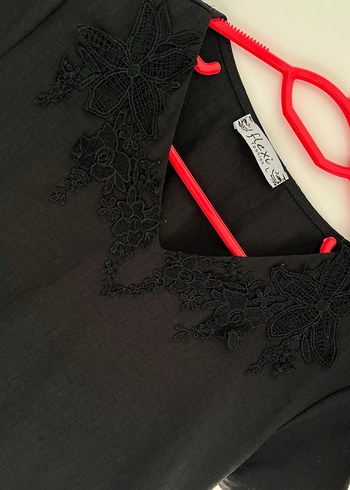 Dantel Detaylı Siyah V Yaka Kadın Bluz - Görsel 2