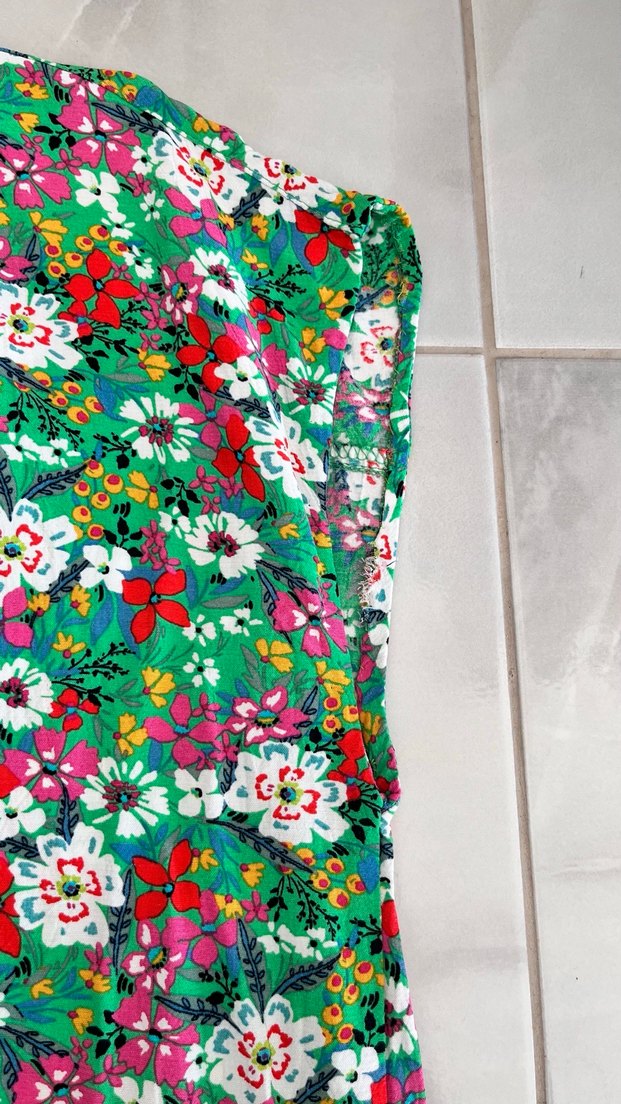 Koton Çiçek Desenli Uzun V Yaka Kadın Gömlek - Görsel 4