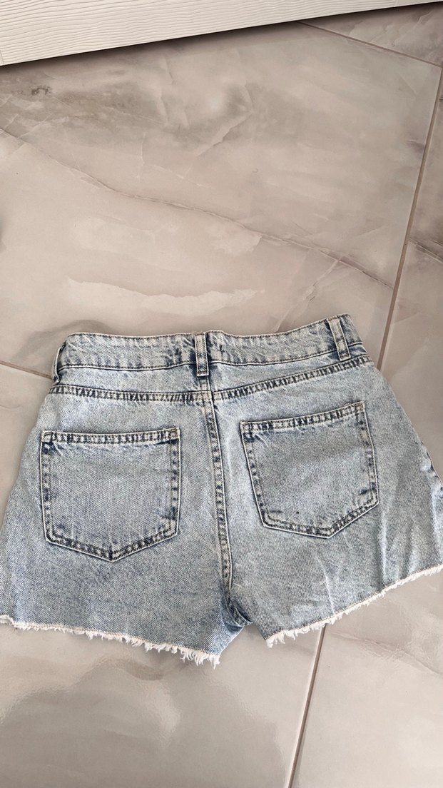 HİÇ GİYİLMEMİŞ TRENDYOL ŞORT - Görsel 2
