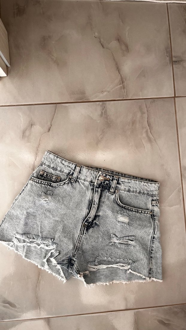 HİÇ GİYİLMEMİŞ TRENDYOL ŞORT - Görsel 4