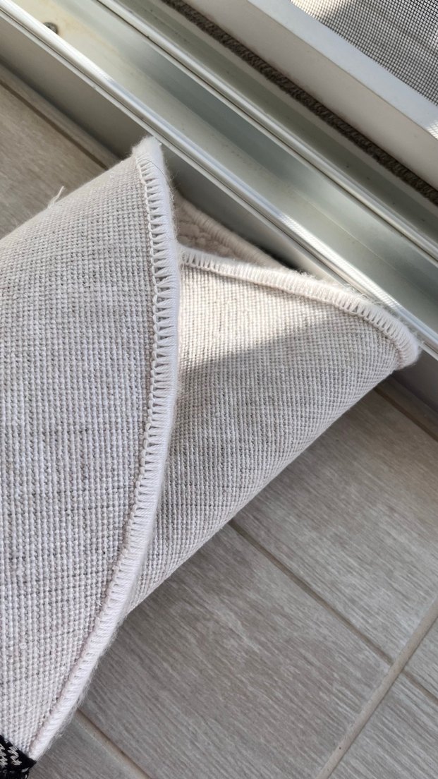 Gri Beyaz Yılan Desenli Yuvarlak Halı - Görsel 3