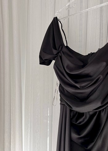 Siyah Drapeli Kısa Abiye Elbise - Görsel 4