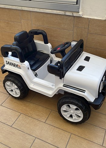 Beyaz Elektrikli Sürüş Aracı - Görsel 2