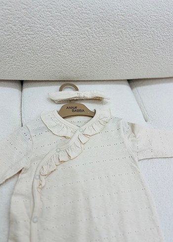 Beyaz Nakışlı Kız Bebek Kısa Kollu Body - Görsel 2