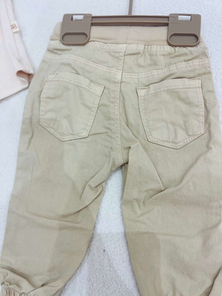 Kapüşonlu Mavi Üst ve Bej Kemerli Bebek Takımı - Görsel 3