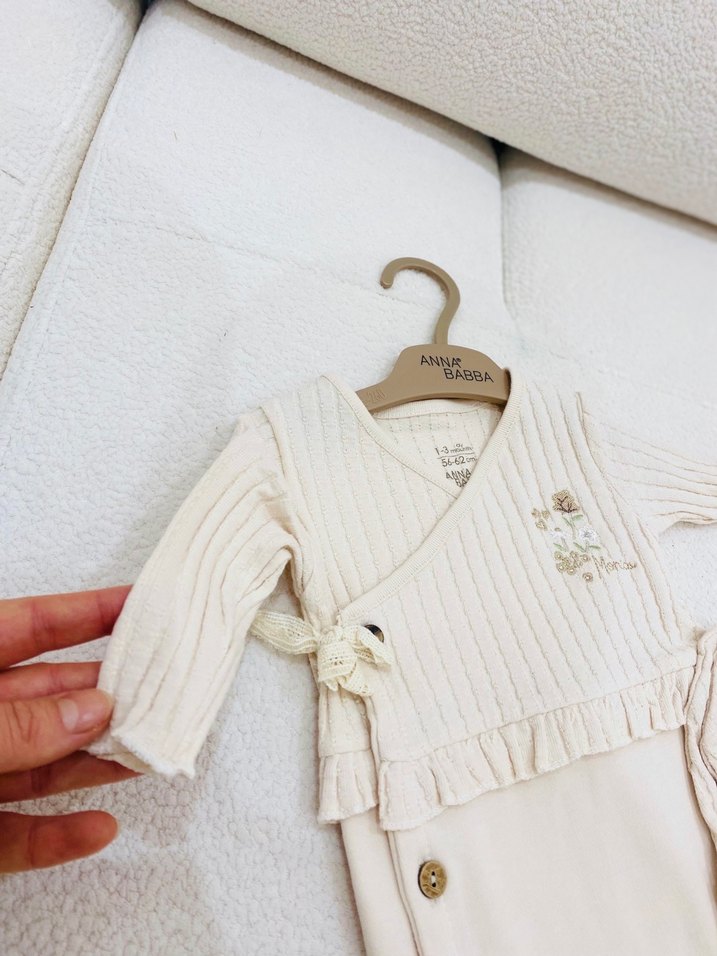 Beyaz Nakışlı Kız Bebek Tulum Seti - Görsel 3