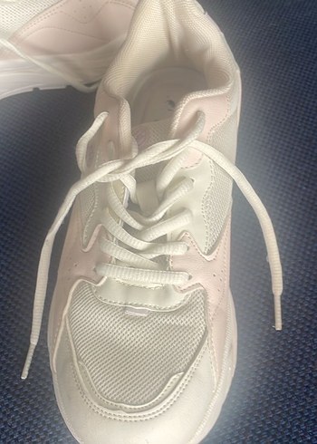 Beyaz Bağcıklı Kadın Spor Ayakkabı - Görsel 2