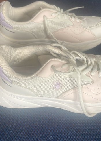 Beyaz Bağcıklı Kadın Spor Ayakkabı - Görsel 3