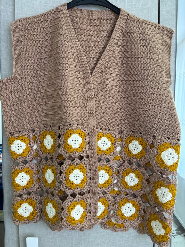 Bej Örgü Kadın Yelek Çiçek Detaylı - Görsel 4