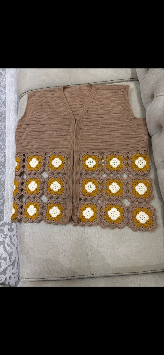 Bej Örgü Kadın Yelek Çiçek Detaylı - Görsel 2