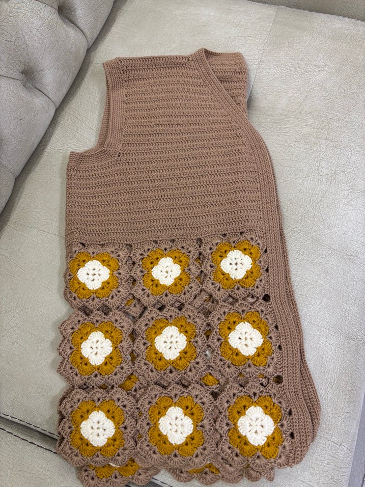 Bej Örgü Kadın Yelek Çiçek Detaylı - Görsel 3