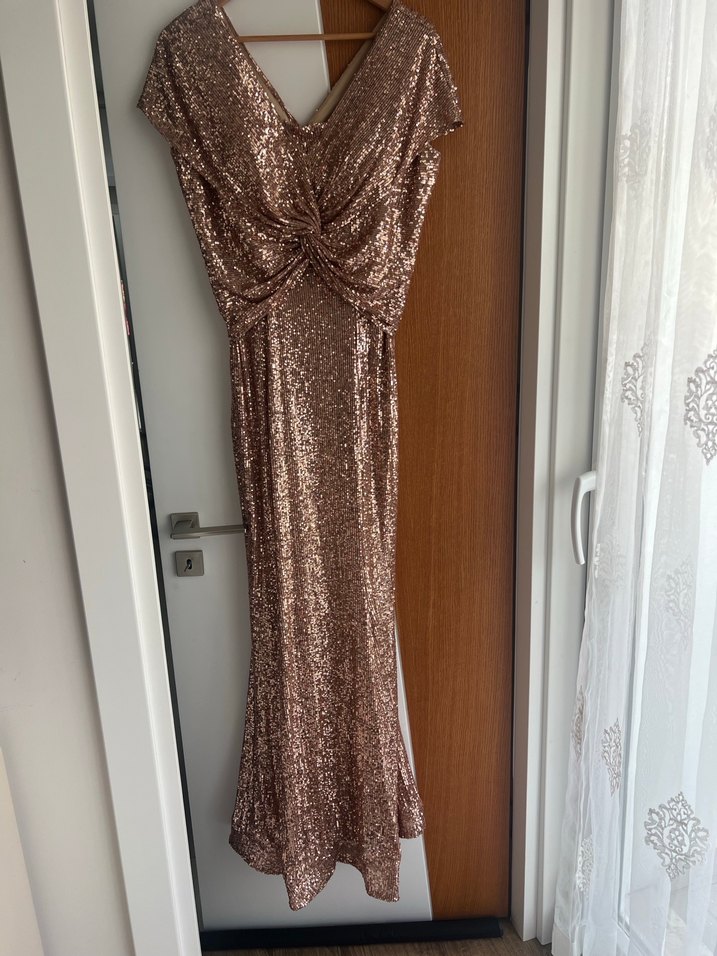 Altın Renkli Parlak Drapeli Uzun Abiye Elbise - Görsel 2