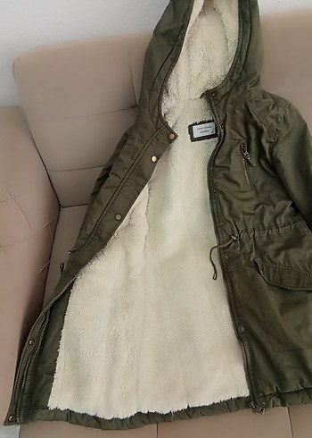 Kahverengi Kapüşonlu Kadın Mont, Peluş Detaylı - Görsel 2