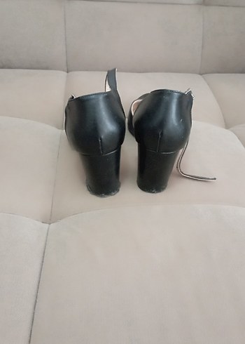 Siyah Tokalı Kadın Topuklu Ayakkabı - Görsel 2