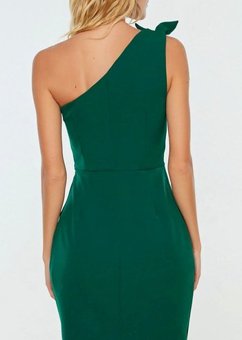 zümrüt yeşili vücuda oturan abiye elbise - Görsel 2