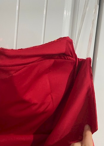 Kırmızı  Uzun Straplez Saten Yırtmaçlı Abiye Elbise - Görsel 4