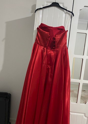 Kırmızı  Uzun Straplez Saten Yırtmaçlı Abiye Elbise - Görsel 6