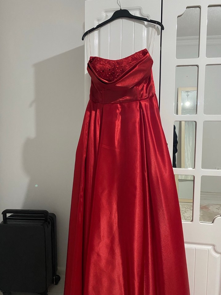 Kırmızı  Uzun Straplez Saten Yırtmaçlı Abiye Elbise - Görsel 5