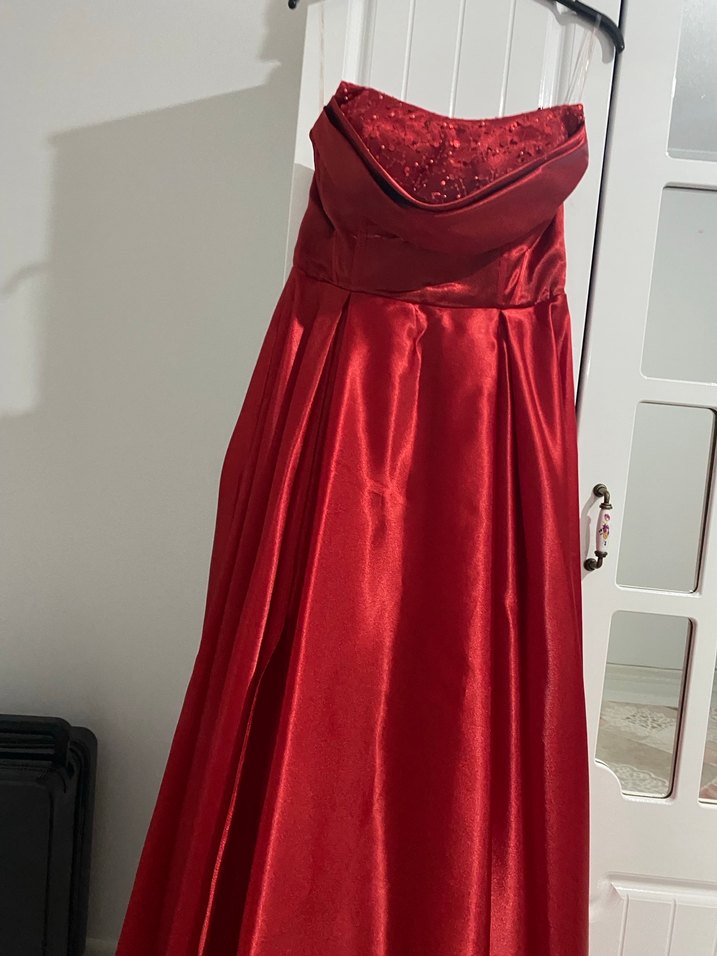 Kırmızı  Uzun Straplez Saten Yırtmaçlı Abiye Elbise - Görsel 3