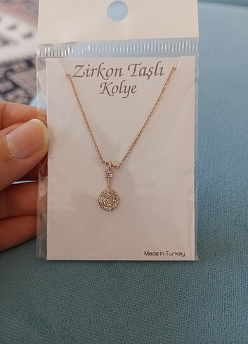 Taş detaylı kolye