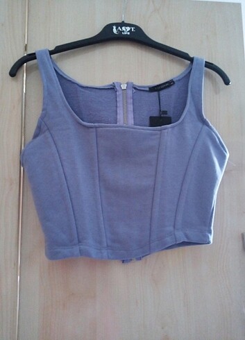 Lila crop
