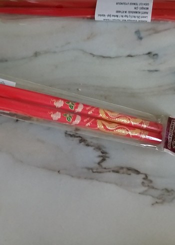 Kırmızı Desenli Renkli Çubuklar - Görsel 3