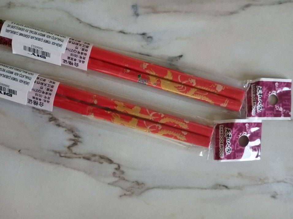 Kırmızı Desenli Renkli Çubuklar - Görsel 4