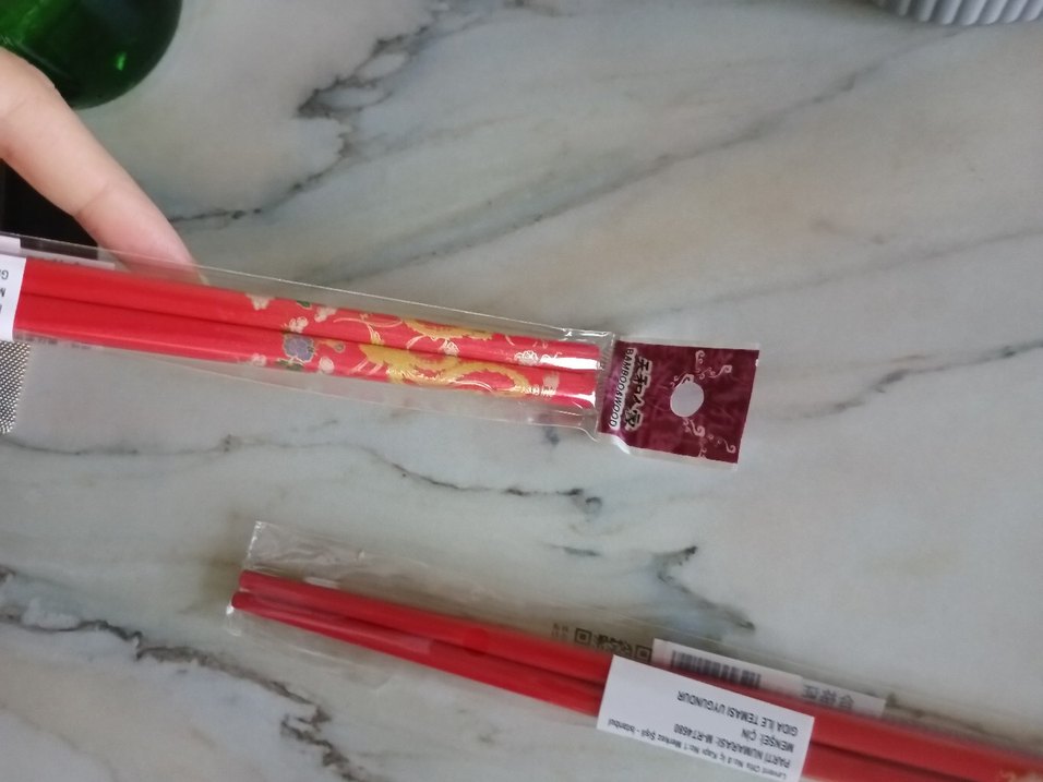 Kırmızı Desenli Renkli Çubuklar - Görsel 2