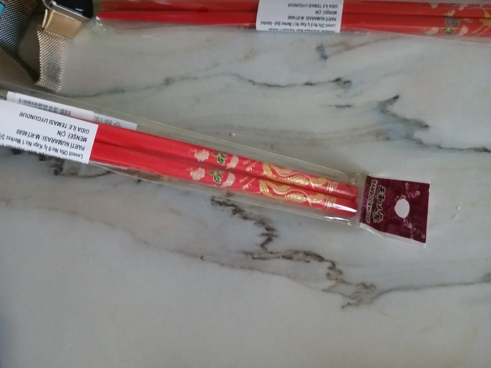 Kırmızı Desenli Renkli Çubuklar - Görsel 3