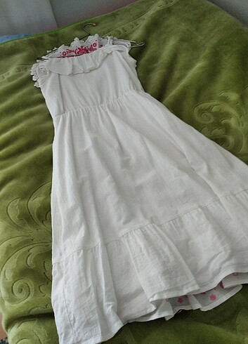 11-12 Yaş Beden Beyaz pembe işlemeli elbise