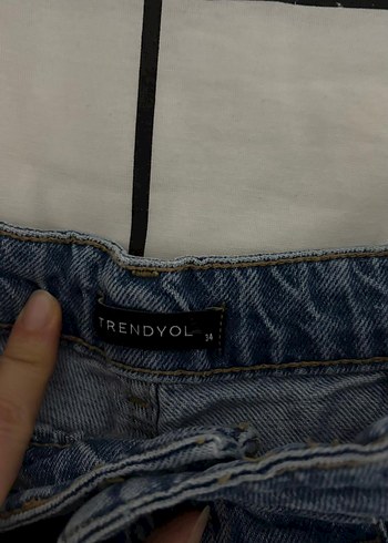 Kadın Mavi Pileli Mini Denim Şort - Görsel 4