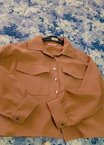 Düğmeli Kısa Kahverengi Keten Gömlek - Görsel 2