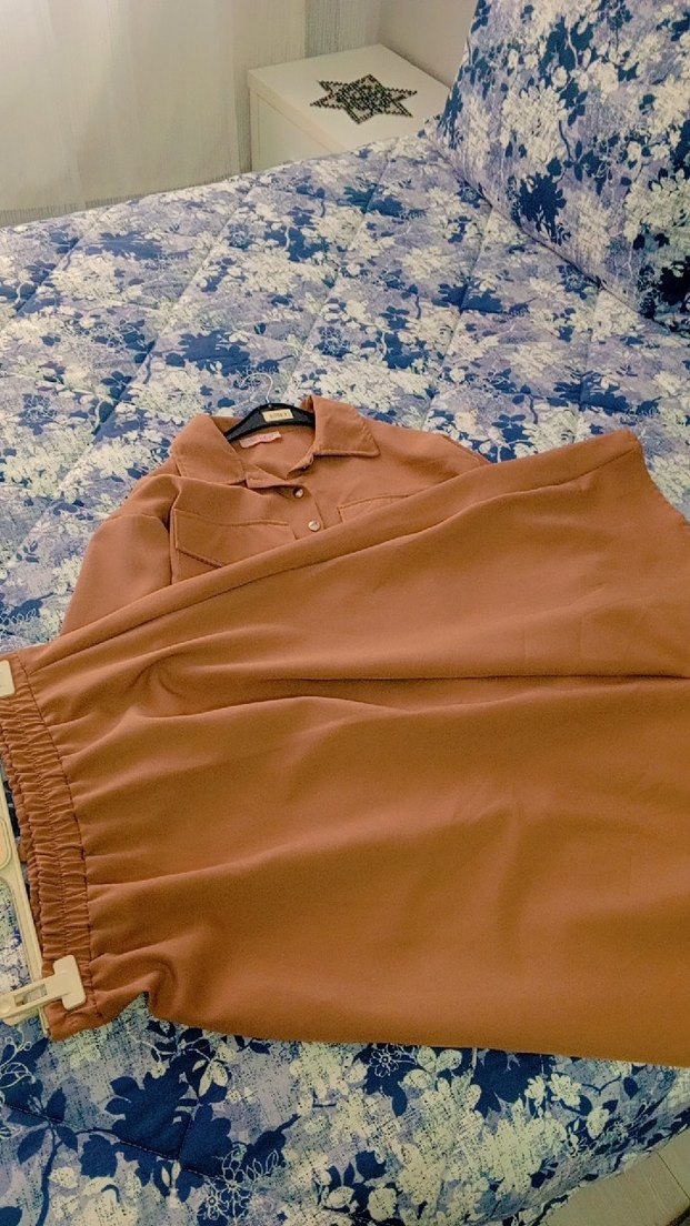 Düğmeli Kısa Kahverengi Keten Gömlek - Görsel 3