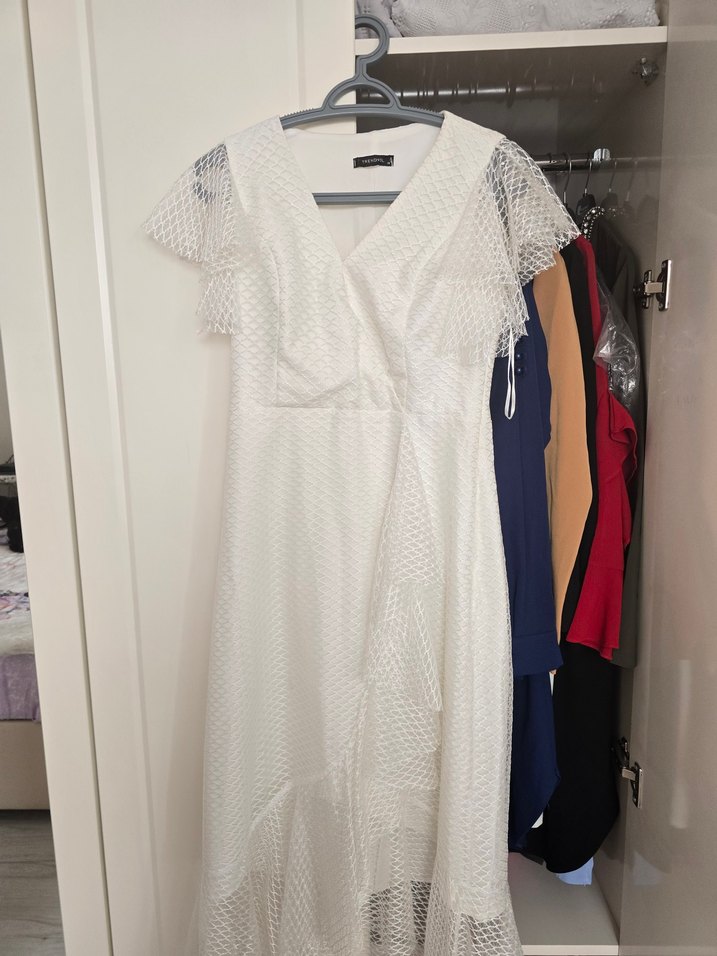 Beyaz Drapeli V Yakalı Uzun Elbise - Görsel 2