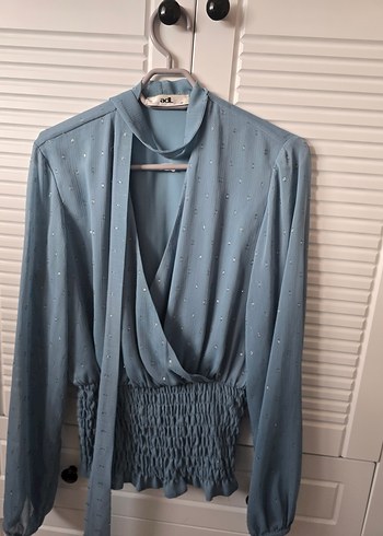 Adil ışık V Yaka Drapeli Mavi Uzun Kollu Bluz - Görsel 2