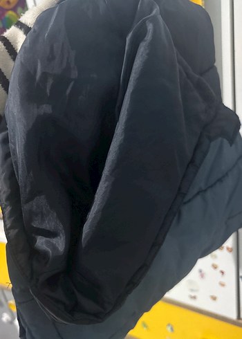 Erkek Çocuk Gri Yüksek Yakalı Fermuarlı şişme Yelek - Görsel 3