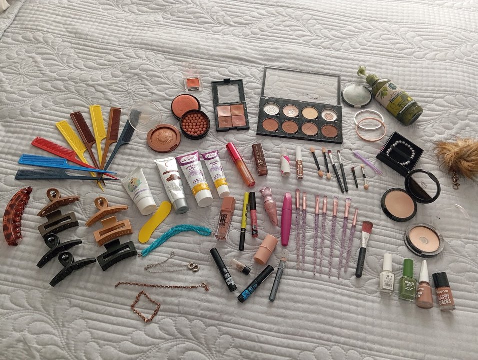 Kahverengi Tonlarda Makyaj Ürünleri Seti - Görsel 2