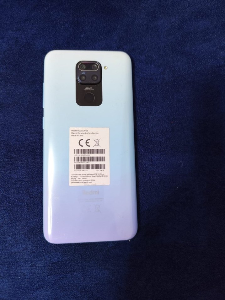 Beyaz Android Telefon, Karanlık Ekran - Görsel 2