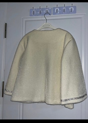 Kürk Detaylı Beyaz Midi Kadın Kaban - Görsel 2